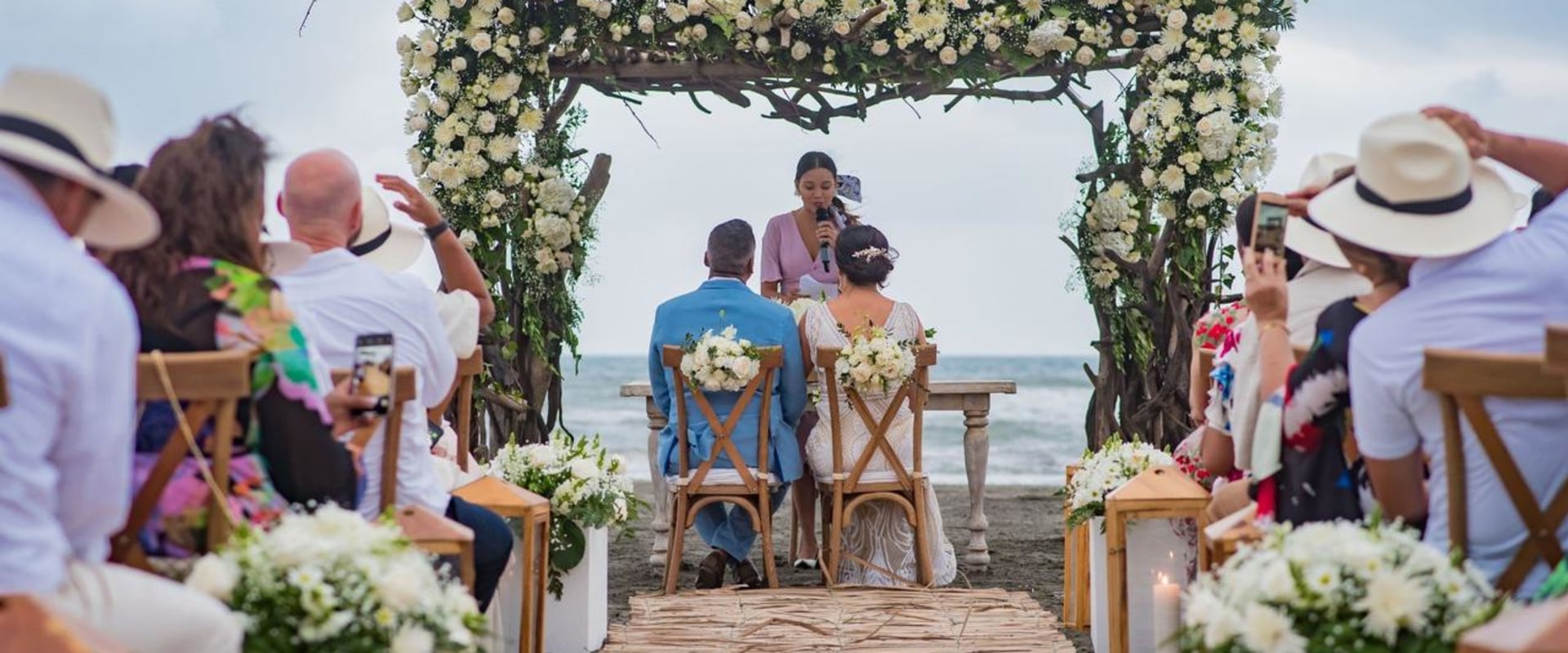 Explorando lugares al aire libre para bodas y fotos de compromiso