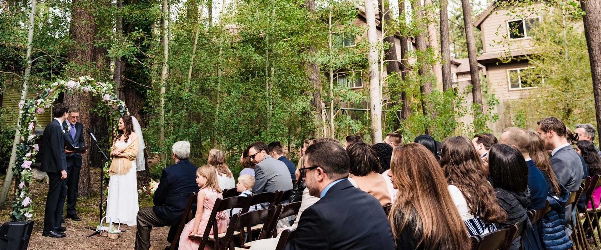 Comparación de precios y servicios para paquetes de fotografía de bodas