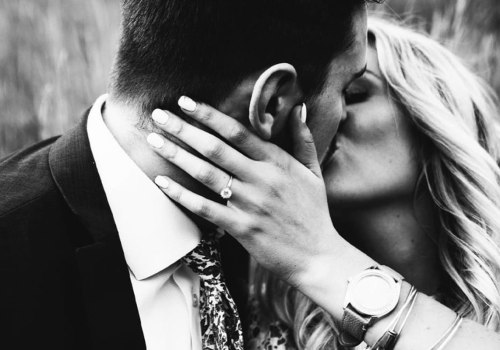 Explore ubicaciones interiores alternativas para bodas y fotos de compromiso