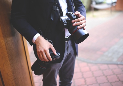 Cámaras y lentes: equipo esencial para los fotógrafos de bodas