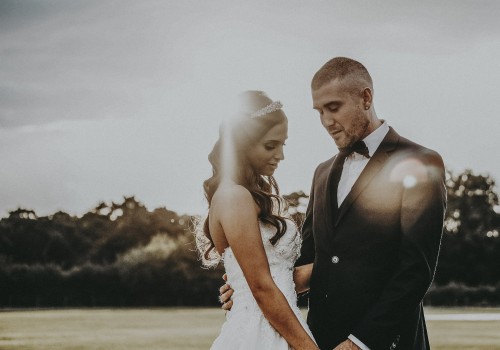 Ángulos únicos para poses creativas de fotografía de bodas